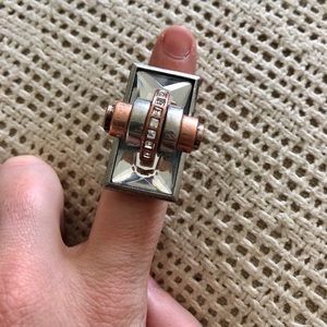 Runway ring